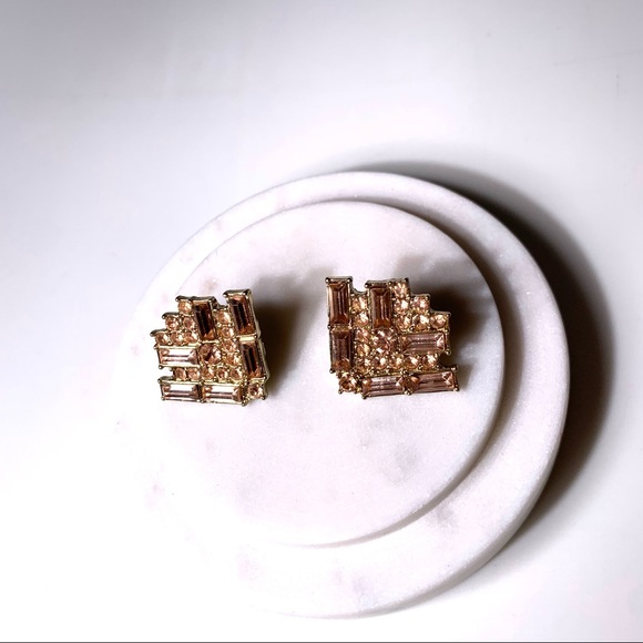 💎  💎 symbol New pink gold finish v shaped earrings - Picture 3 of 7